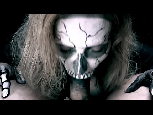 ❤️ Demon jente suger kuk med sin svarte munn og svelger cum. ❌ Porno ved no.quizfarmature.ru ❌️❤